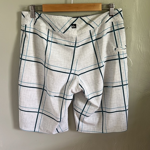 Quicksilver board shorts - Picture 2 of 5